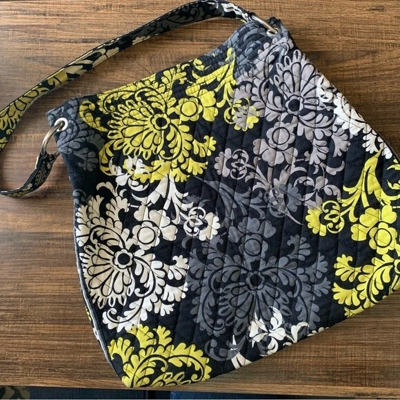 Vera Bradley Holiday Tote in Baroque - Retired Print - Picture 1 of 10